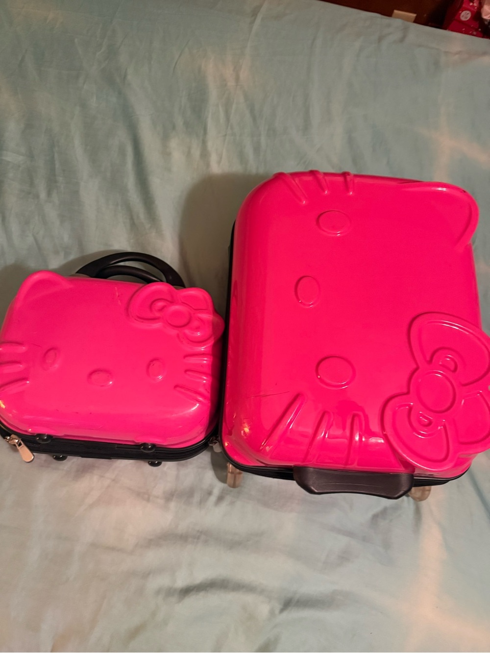 Pink Hello Kitty-style Hard Shell Carry Case Set